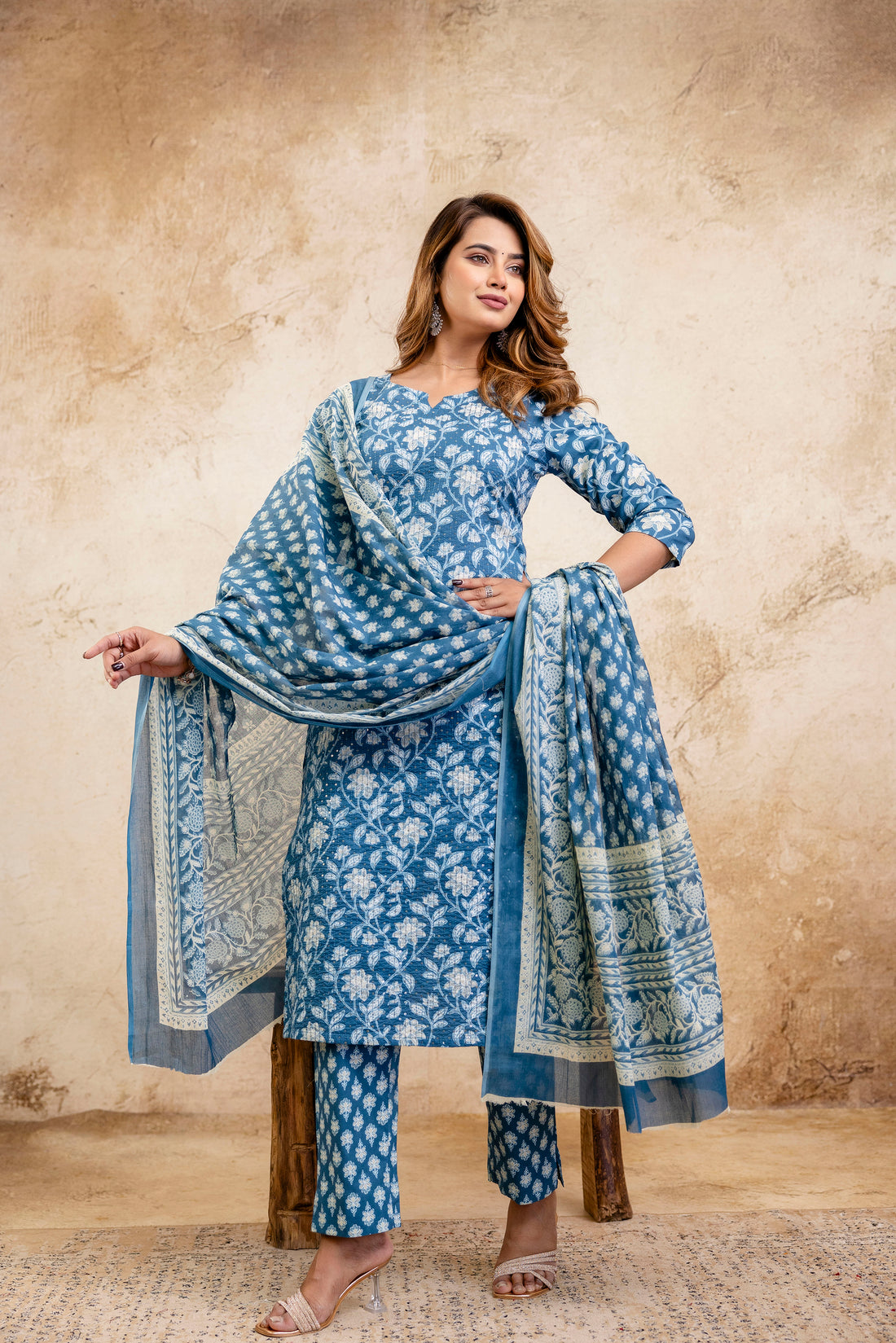 Rangzaar Neela Set
