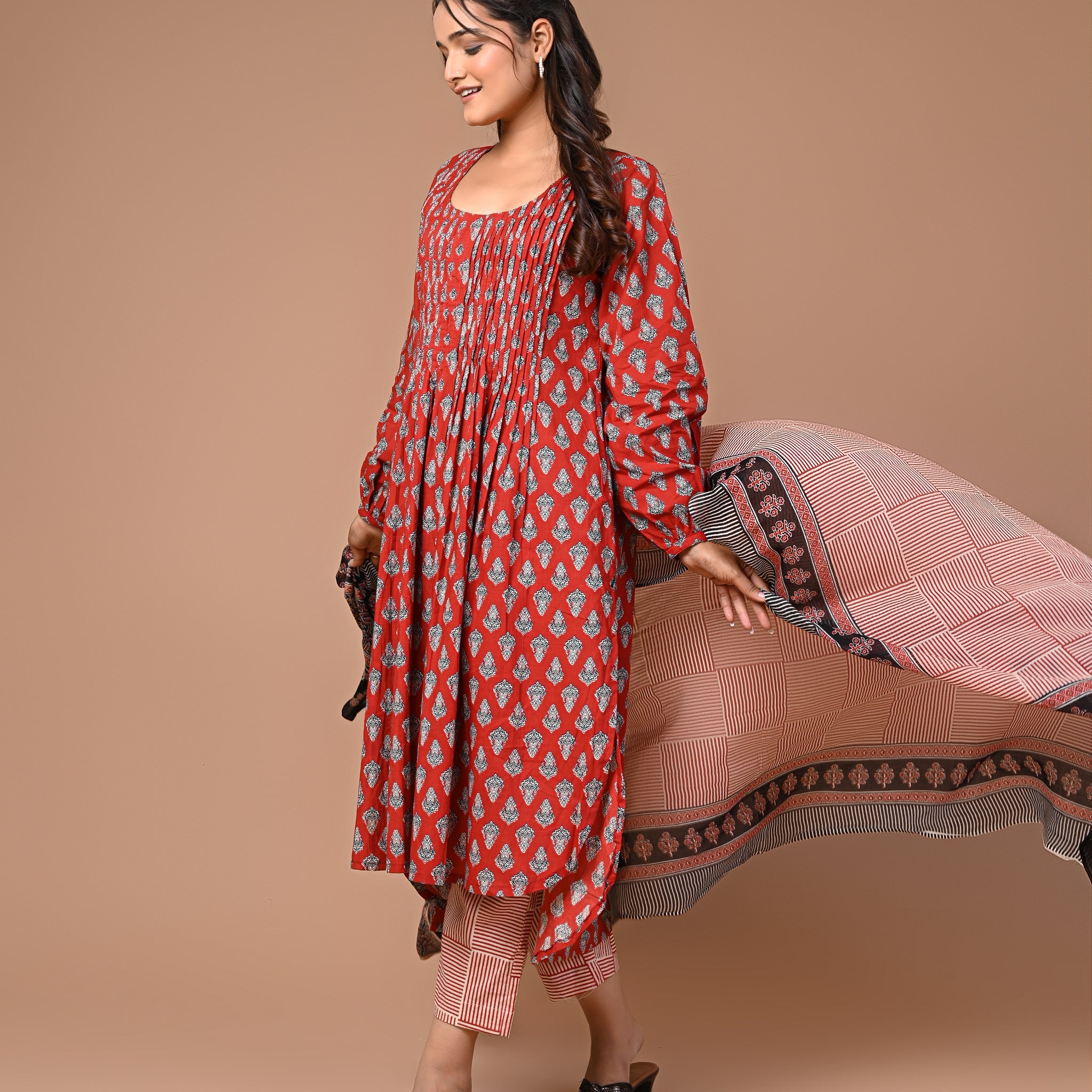 Aatish Motif Three Piece Set