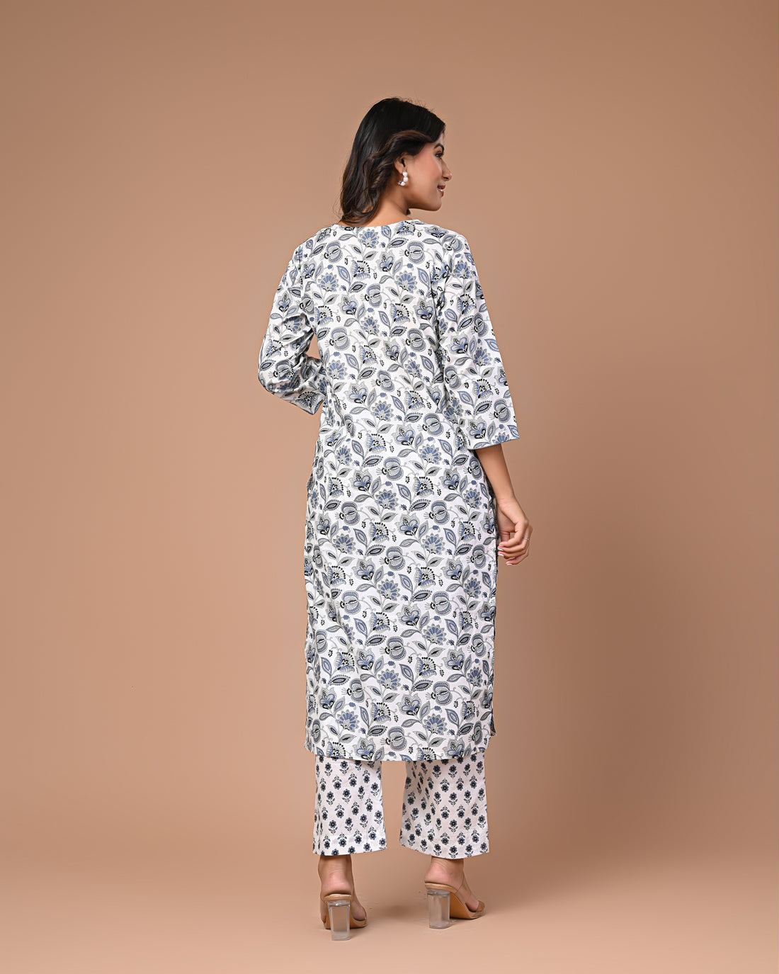Kaaju Straight Kurta Set