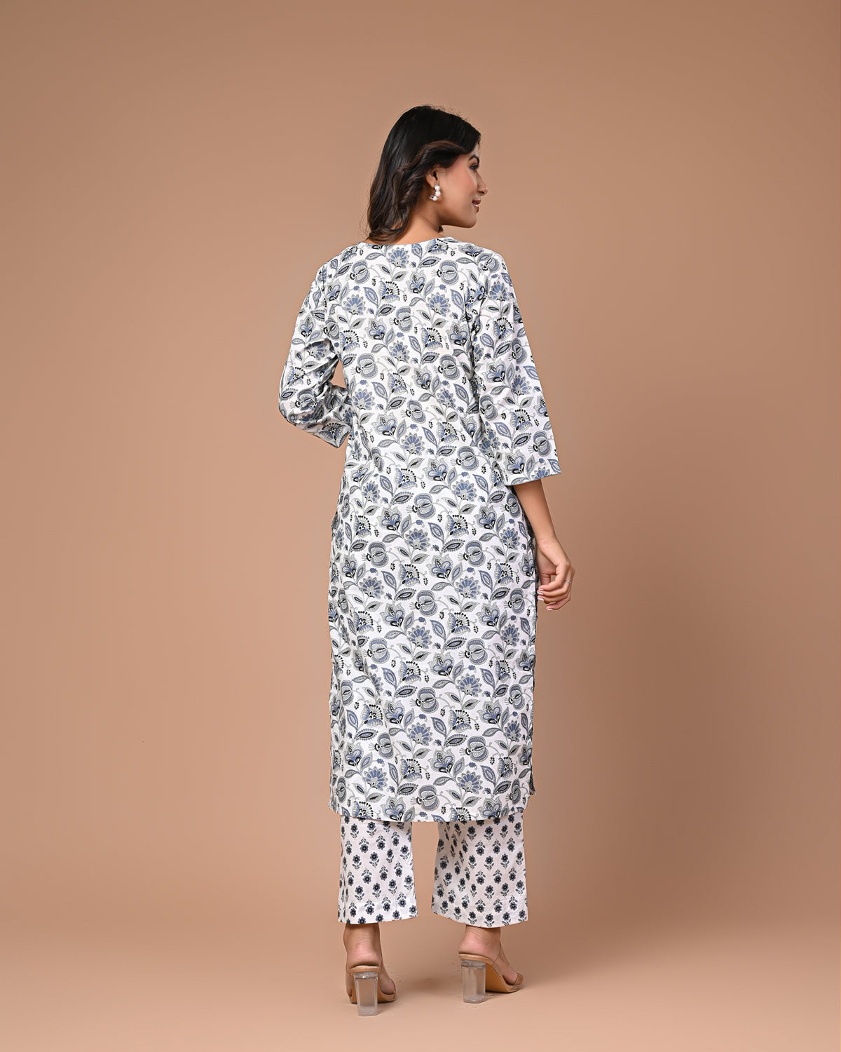 Kaaju Straight Kurta Set