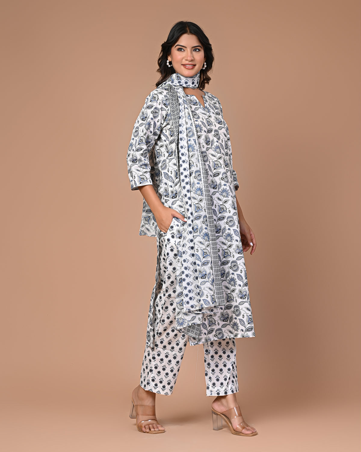Kaaju Straight Kurta Set