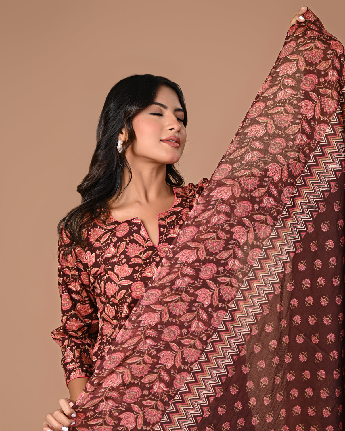 Anjeer Three Piece Set