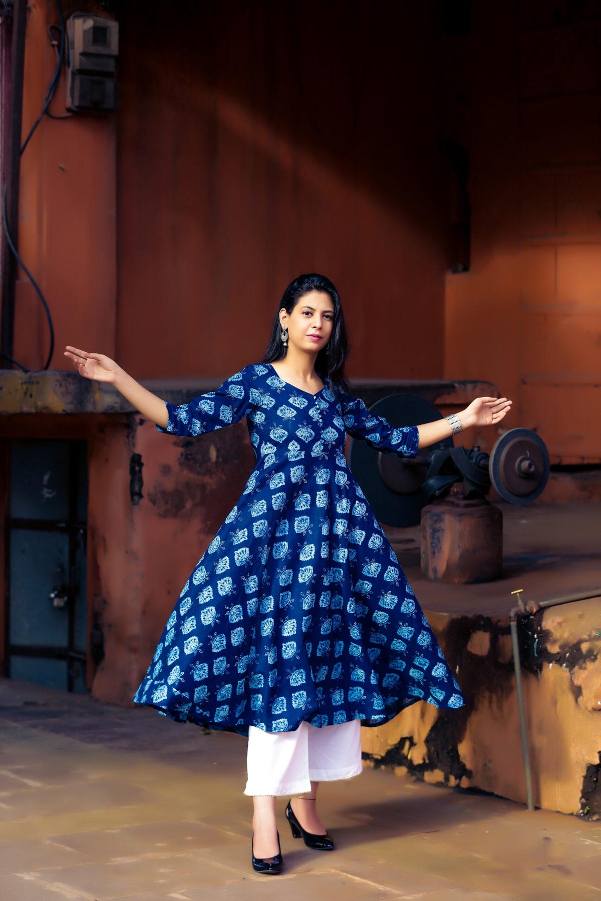 INDIGO FLORAL PRINT ANARKALI KURTA