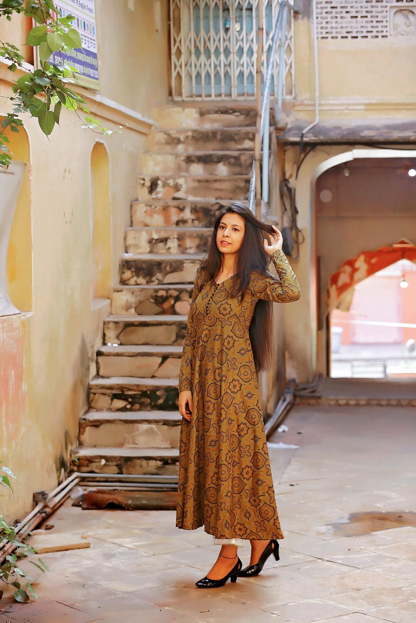 MAHENDI MOTIF PRINT ANARKALI KURTA