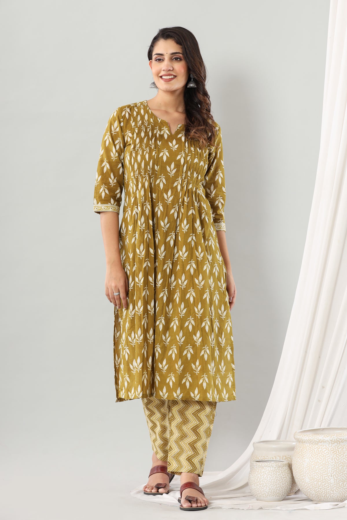 Mehendi Floral Pintuck Set Of Three