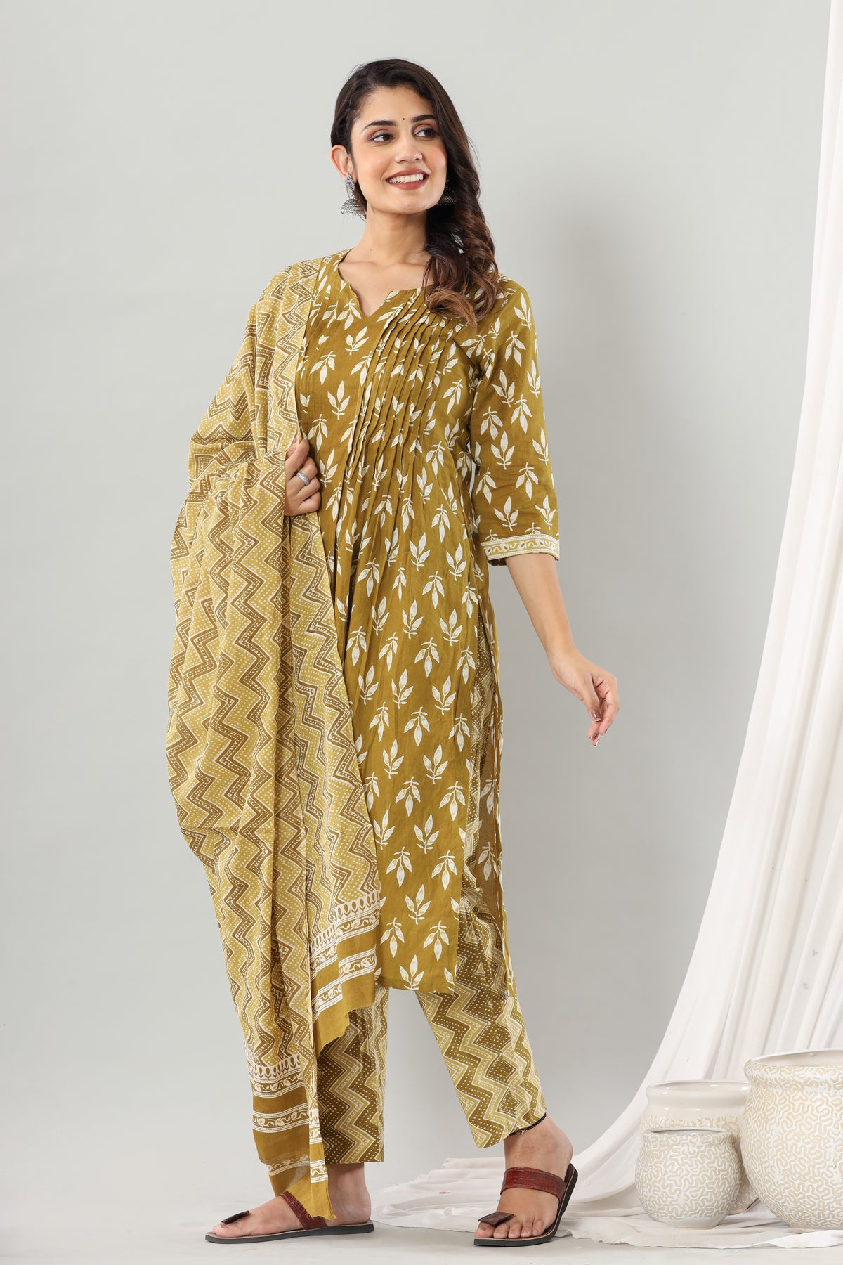 Mehendi Floral Pintuck Set Of Three