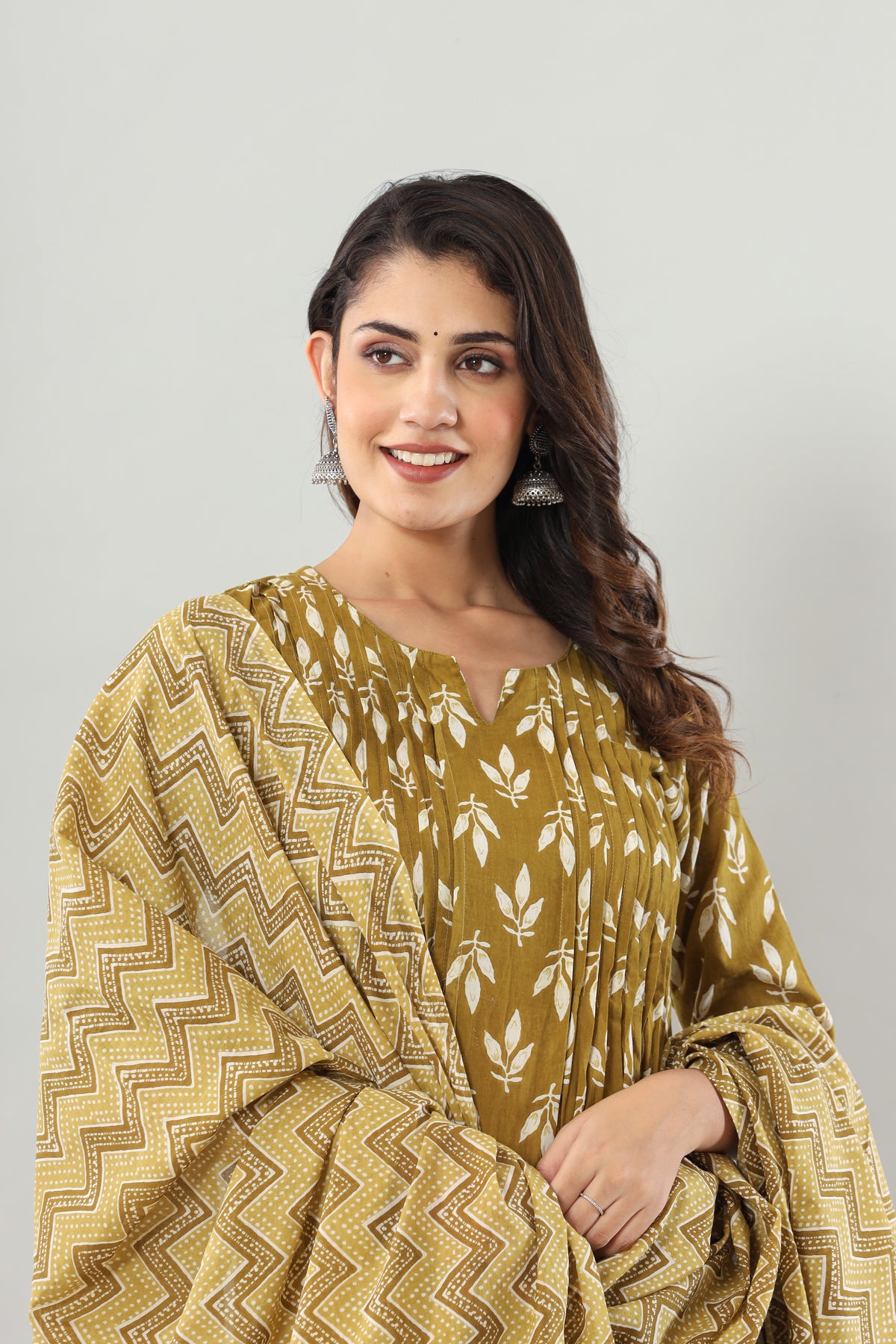 Mehendi Floral Pintuck Set Of Three
